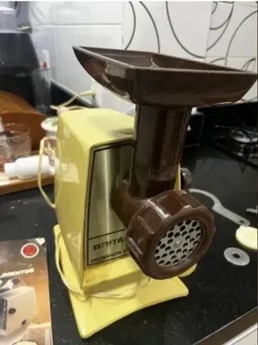 Moedor de carne Britânia 110 V