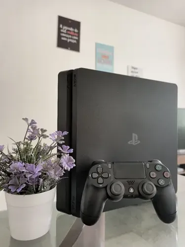 PS4 semi novo 1000 GB