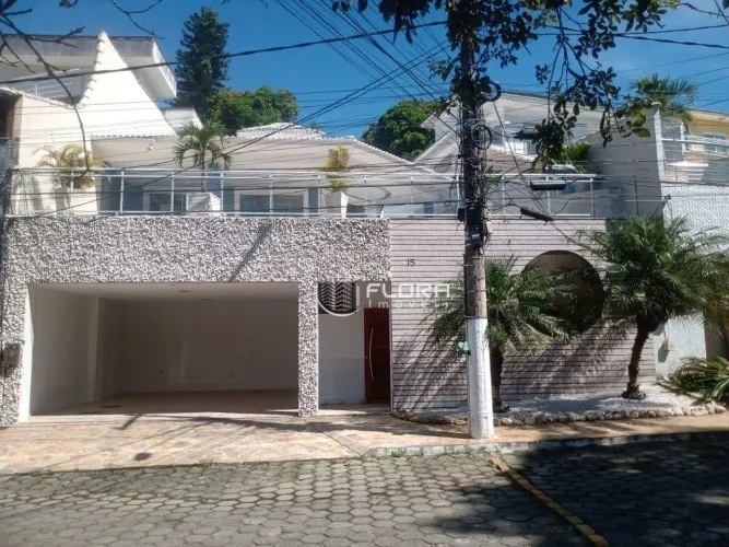 Casa com 3 dormitórios à venda, 160 m² por R$ 700.000,00 - Várzea das Moças - Niterói/RJ