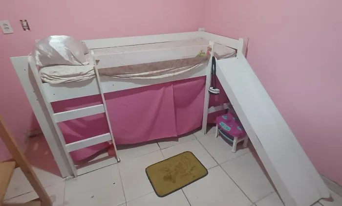 Cama casinha Infantil com escorregador