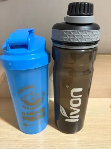 2 garrafinhas de água