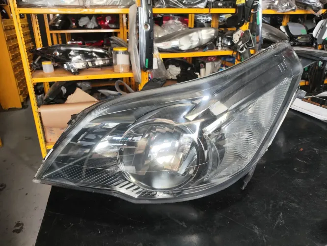 Farol esquerdo Montana Agile Cromomix 