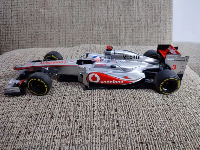 MCLAREN F1 1/18 MP26