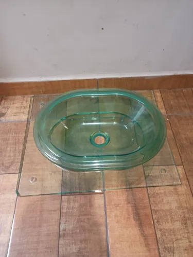 Pia para banheiro de embutir com a Cuba em acrílico e o tampo de vidro leia a descrição