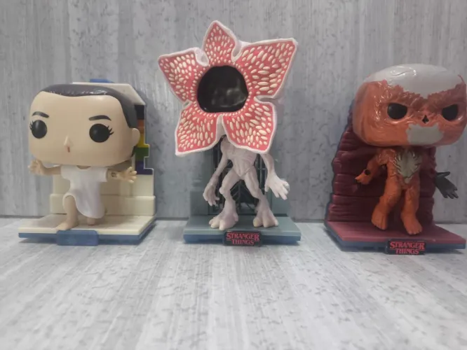 Trio Stranger things Coleção Páscoa da Europa 2025