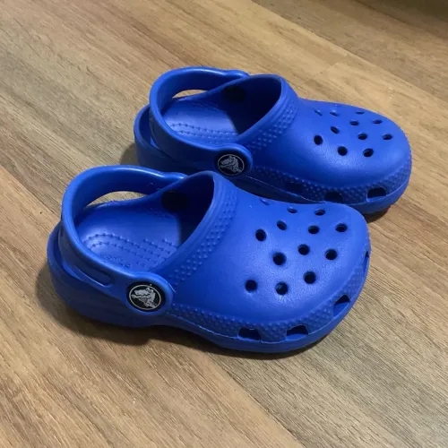 Chinelo Crocs infantil tamanho C6 24