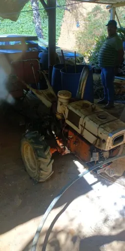 Tobatao 13 CV com carroça tracionada 