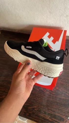 Tênis Vans Ultrarange- 37