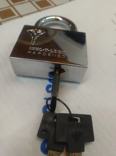 Cadeado Mul-T-Lock Hardened com Chaves