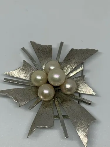 Broche de pérola Vintage prata
