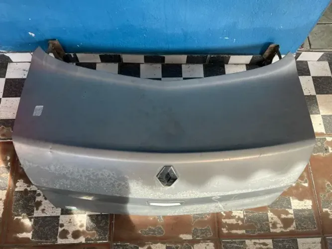 Tampa Traseira Renault Megane Sedan ano 2006 Original 