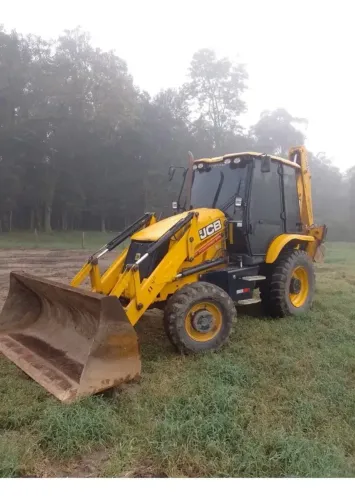 Retroescavadeira JCB 3CX
