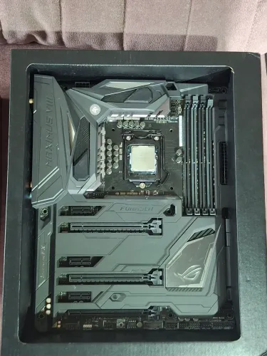 Placa mãe Asus ROG maximus fórmula VIII + I7 7700K
