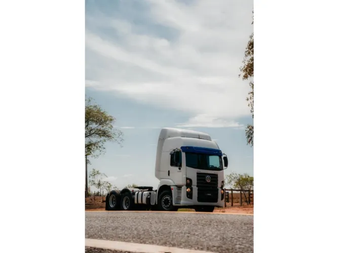 Volkswagen 25.360 2023