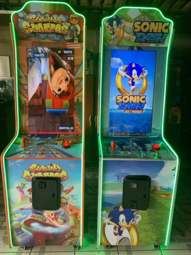 Maquina de jogos fliperama, Lançamento do momento. Vários personagens do momento.