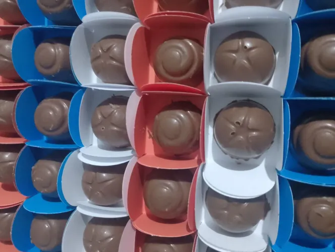 Trufas Recheadas e docinhos para festas