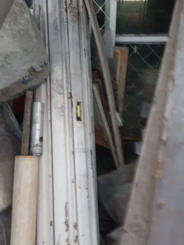 Vendo porta de aço usada sem a mola 2mt de largura