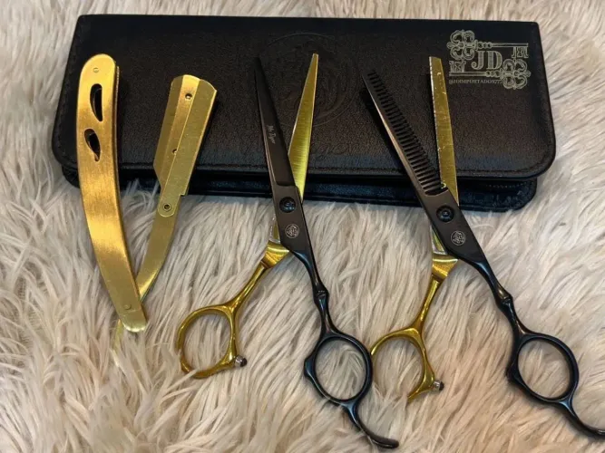 Kit tesoura 6.0? japonesa barbeiro profissional- tesoura, navalha e pentes