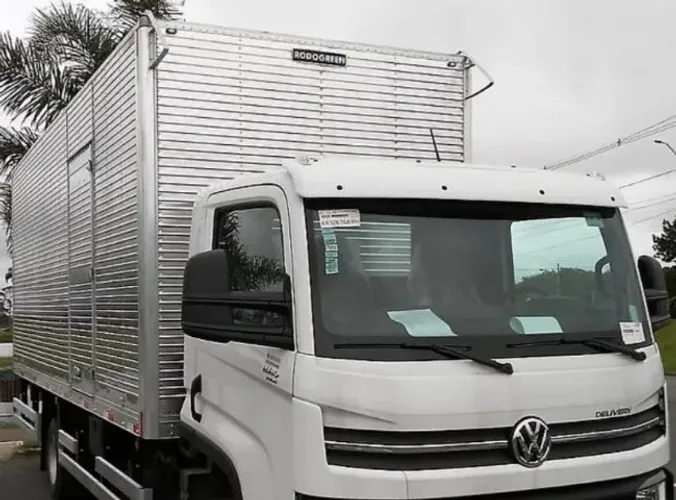 VW 11180 Delivery Baú 2018