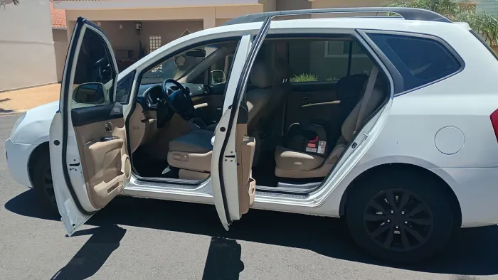 Kia Motors Carens EX 2.0 16V Aut. 2012