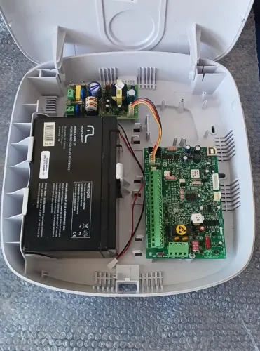 Central de alarme intelbras Com bateria! Nova No plástico! 