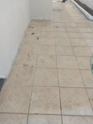 Limpa pisos removedor 