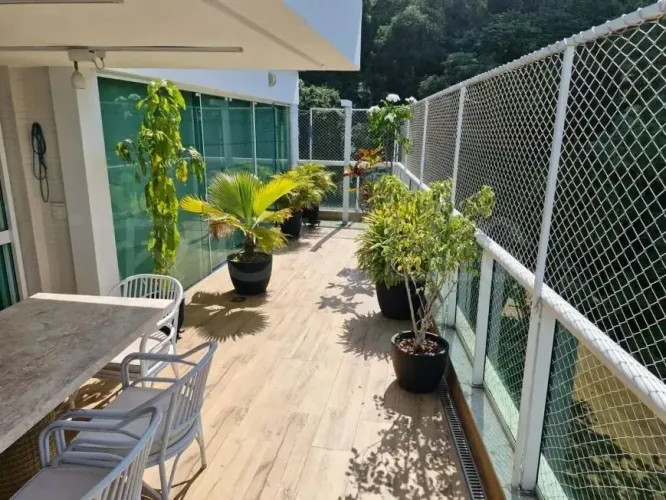 Apartamento Cobertura Duplex de 3 quartos, com 266m², à venda na Praia de Icaraí, Niterói/