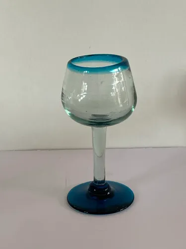 Taça mexicana artesanal de vidro soprado