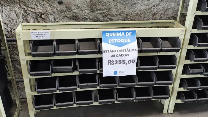 Estante metálica 28 caixas