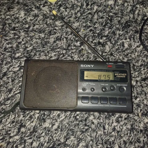 Rádio portátil Sony