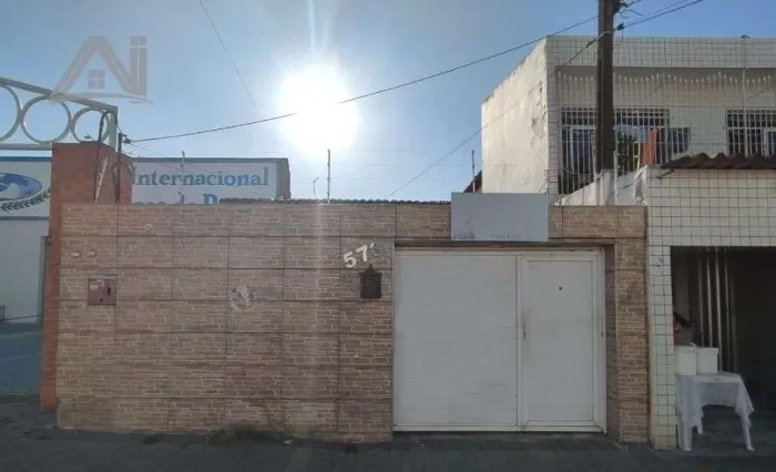 Casa para venda possui 138 metros quadrados com 2 quartos em Parque Genibaú - Fortaleza -