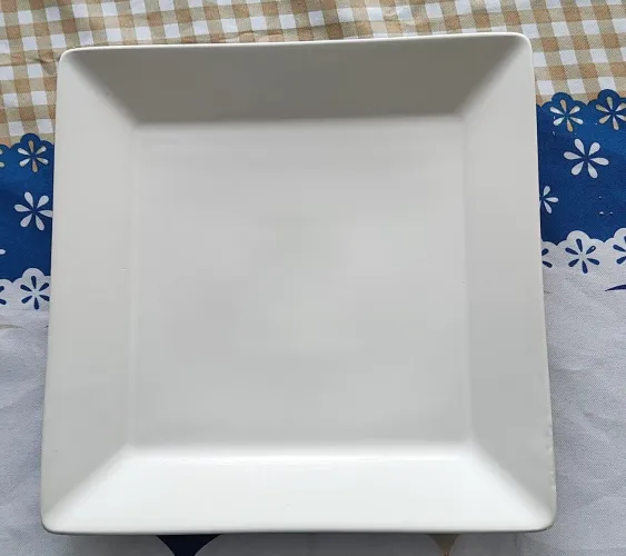 Kit cozinha - pratos quadrado de cerâmica + mantegeira francesa