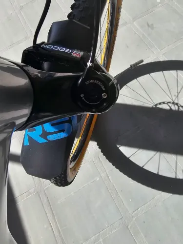 Suspensão Rock Shox Recon