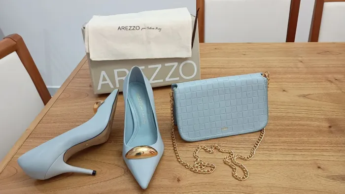 Kit Arezzo: Scarpin e Bolsa Azul Claro
