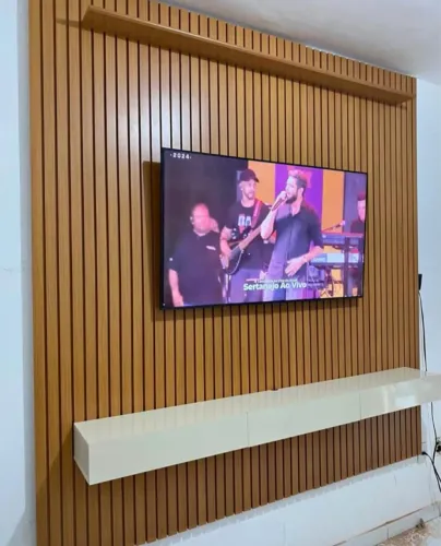 Painel ripado grande para tv genesis