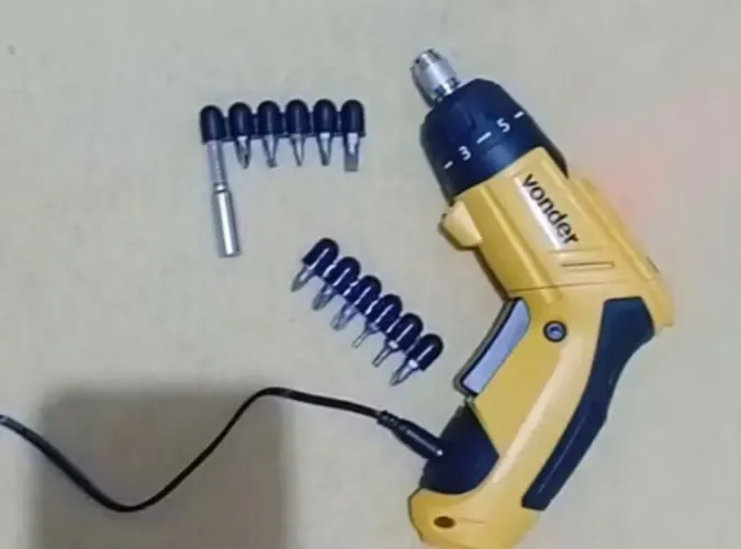 Parafusadeira Vonder Elétrica R$99