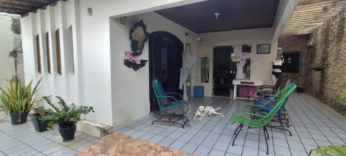 Vendo Casa com 03 quartos sendo 01 suíte no Vinhais