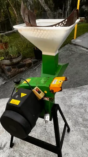 Triturador semi novo