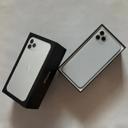 iPhone 11 Pro Max 64GB (Prata)