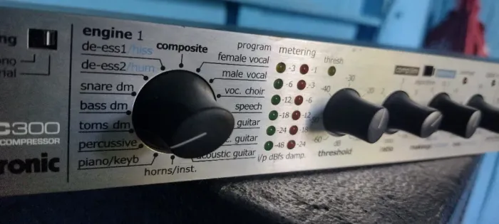 COMPRESSOR DE VOZ C300