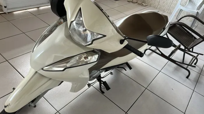 Honda  biz a vista?.    12.0000