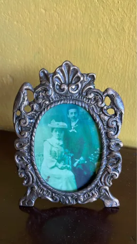 Lindo quadro de bronze muito antigo