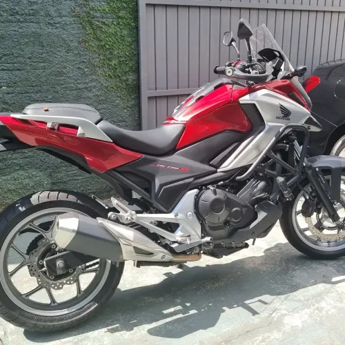 NC 750X 2018 VERMELHA impecável 