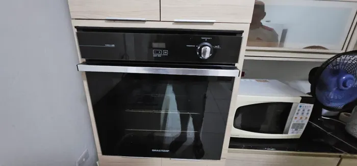 Vendesse um forno elétrico e a gás