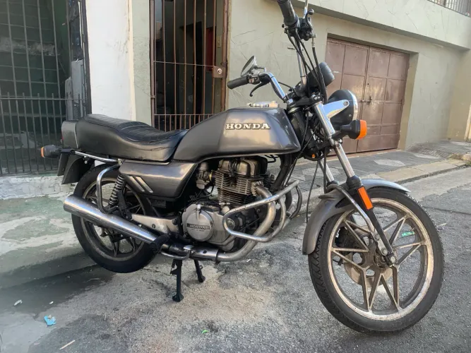 CB 400 íntegra com procedência e documentada
