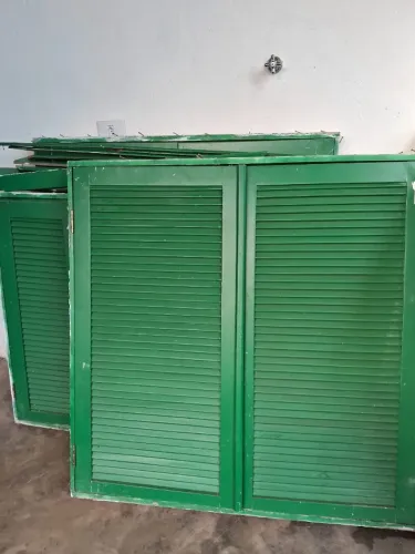Janelas de Madeira de Veneziana Lindas