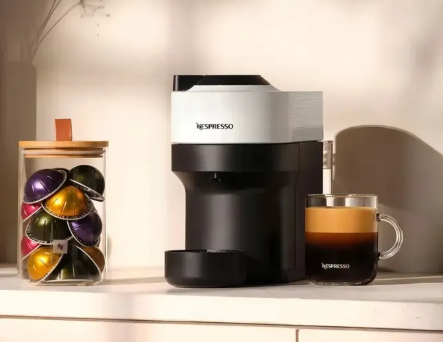 Cafeteira Nespresso Vertuo Pop Branca (Novíssima)