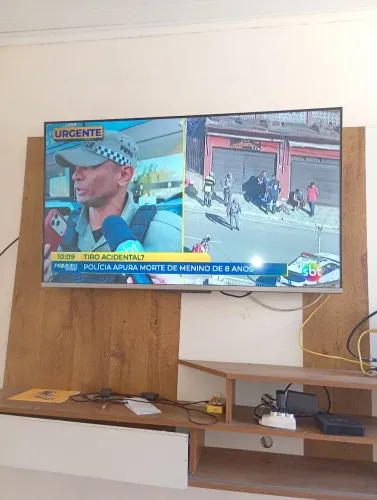 Vendo tv TCL 50 polegadas smart valor 1.300 reais