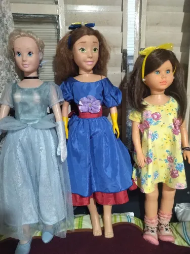 bonecas de 80 centímetros 80 cada uma 
