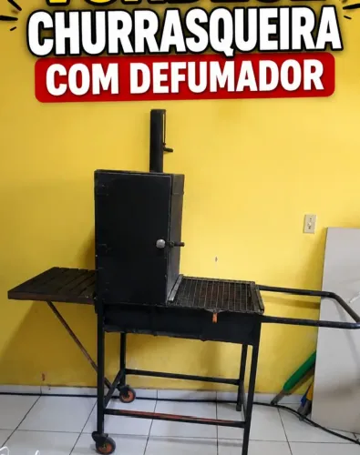 Churrasqueira com defumador 